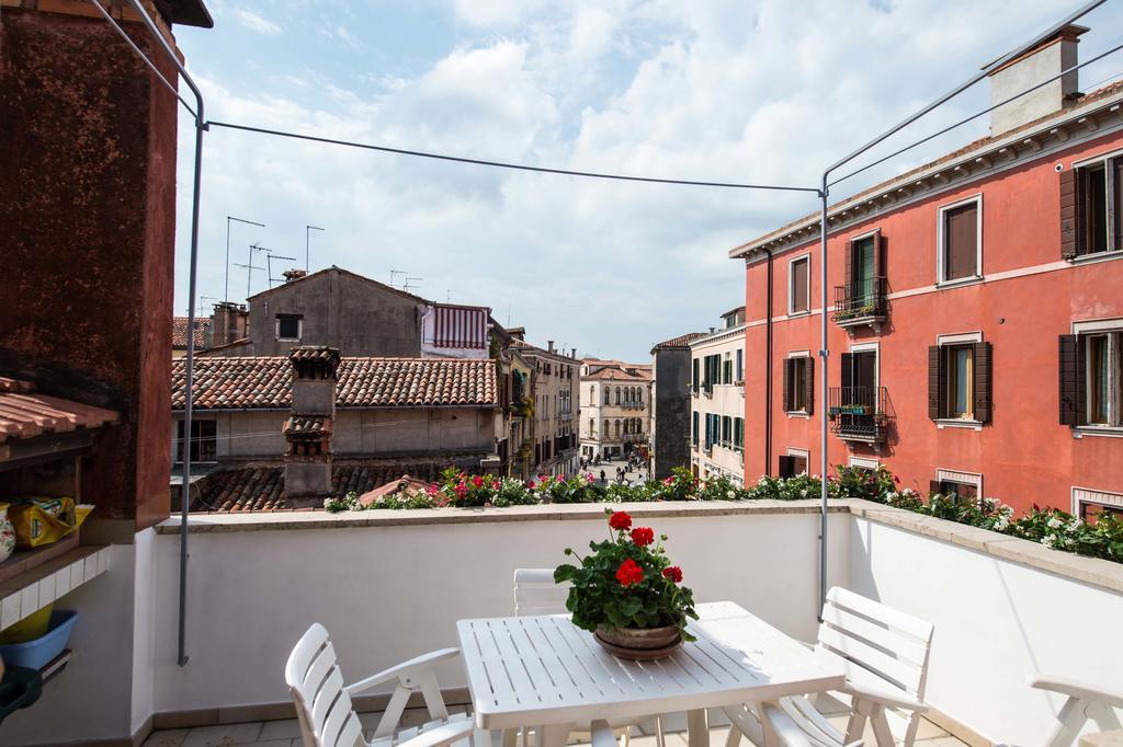 Savoia & Jolanda Apartments 2 Venedig Zimmer foto
